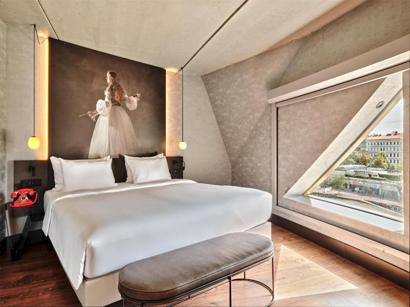 Radisson RED Hotel Vienna - image 4