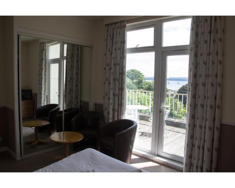 Sea Side Hotel - image 22