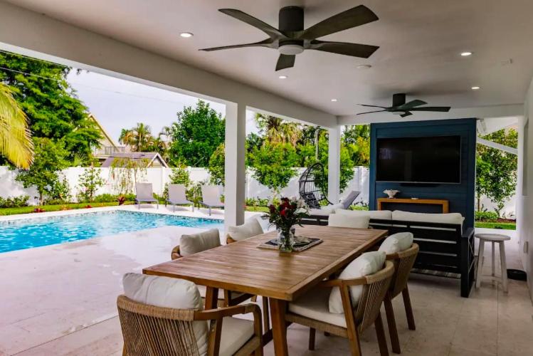 Naples Harmony| Saltwater Pool| Putting Green| Vanderbilt Beach - image 21
