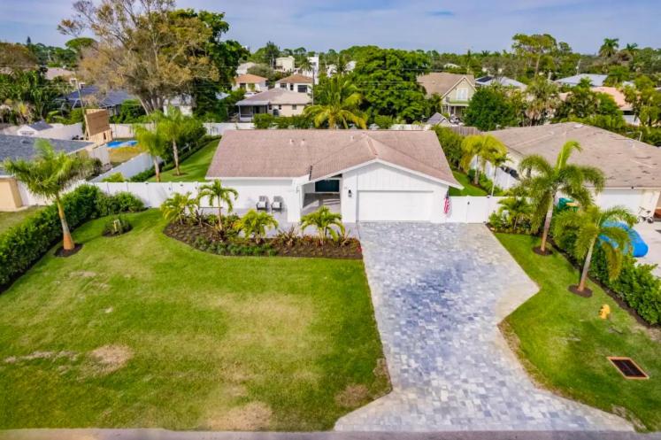 Naples Harmony| Saltwater Pool| Putting Green| Vanderbilt Beach - image 40