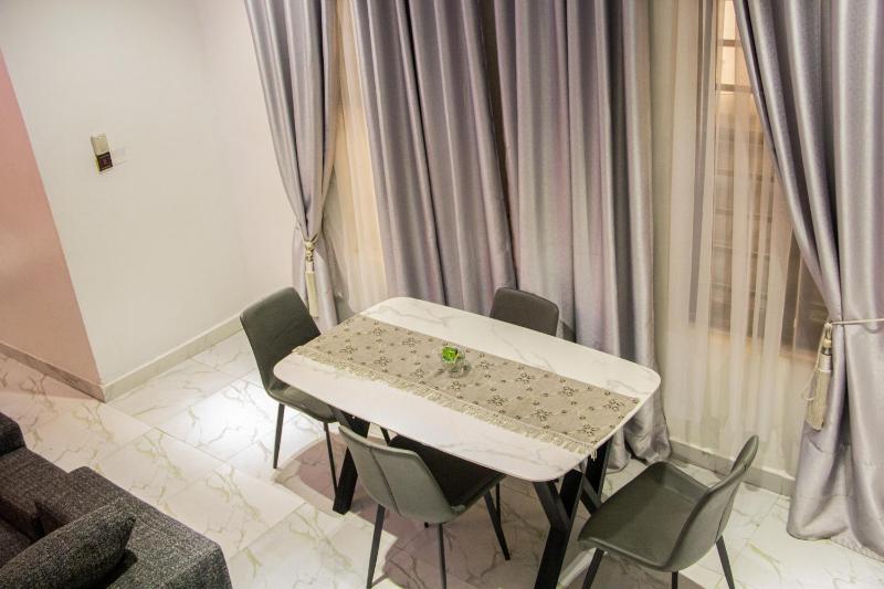 The HavenHaus Luxury 4 Bed in Lekki 24 hrs Power with inverter and Free WiFi - image 6