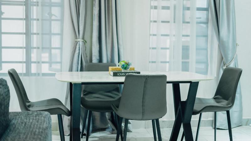 The HavenHaus Luxury 4 Bed in Lekki 24 hrs Power with inverter and Free WiFi - image 11
