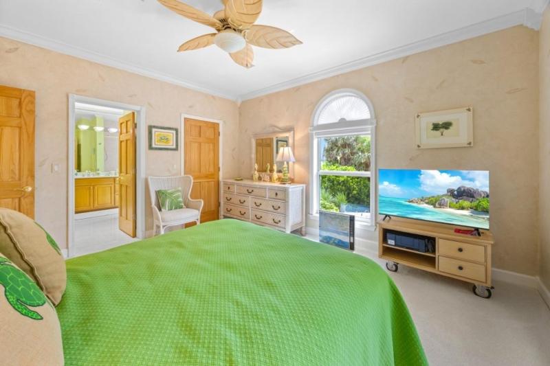 Paradise Found home - image 50