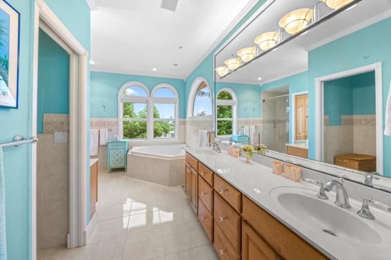 Paradise Found home - image 8