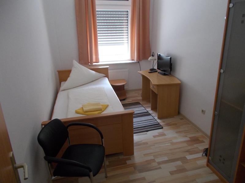 Single Room image 1