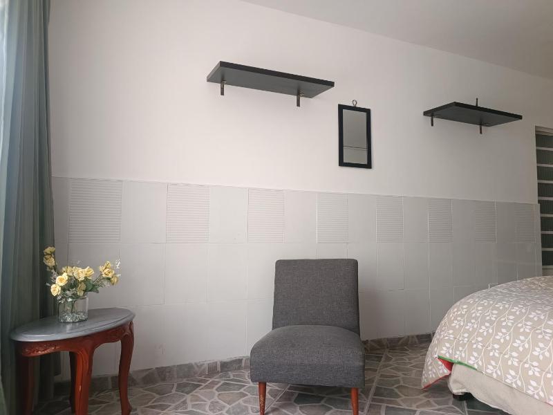 Apartamento pequeño independiente centro de Bogota cerca de todo - image 3