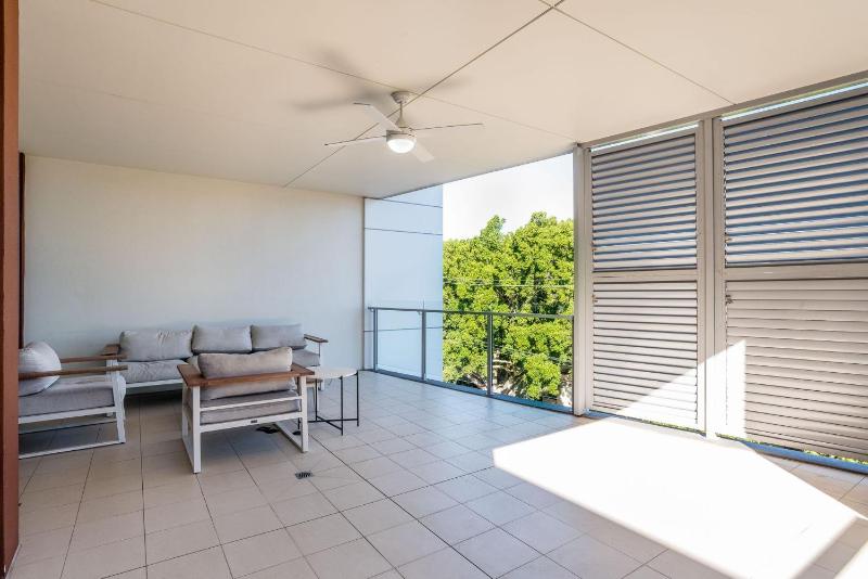 Barramul on the Park with Pool & Gym Access - image 14