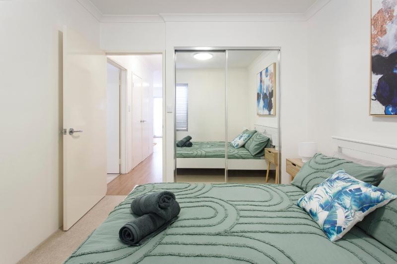 Suburban Living - 2 bedroom apartment Victoria Park - image 11