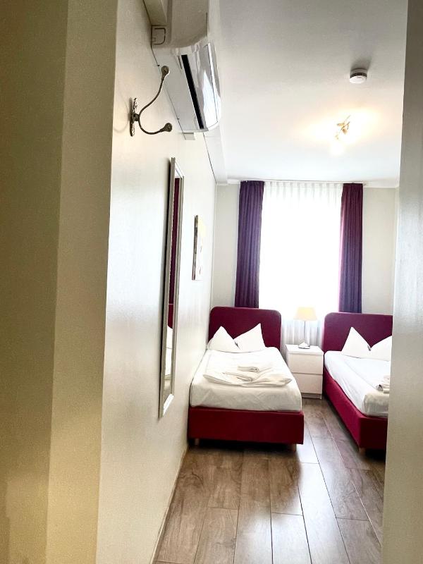 Altstadt Hotel Barcelona - image 10
