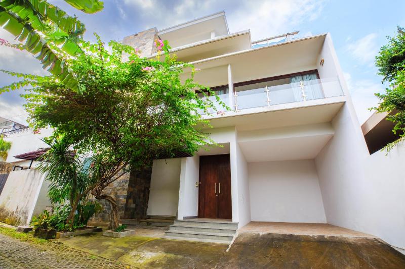 Rainbow Runner Villa by Great Bali Villas - image 2
