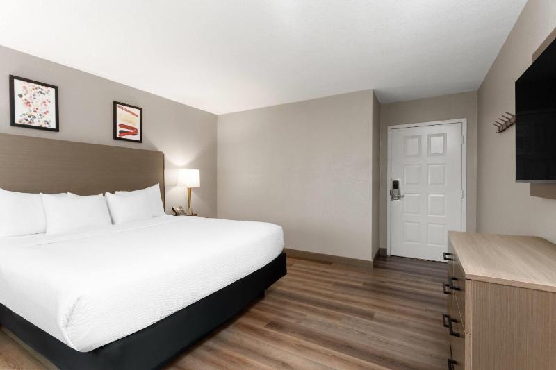 Hawthorn Extended Stay by Wyndham Ft Lauderdale Cypress Crk - image 2