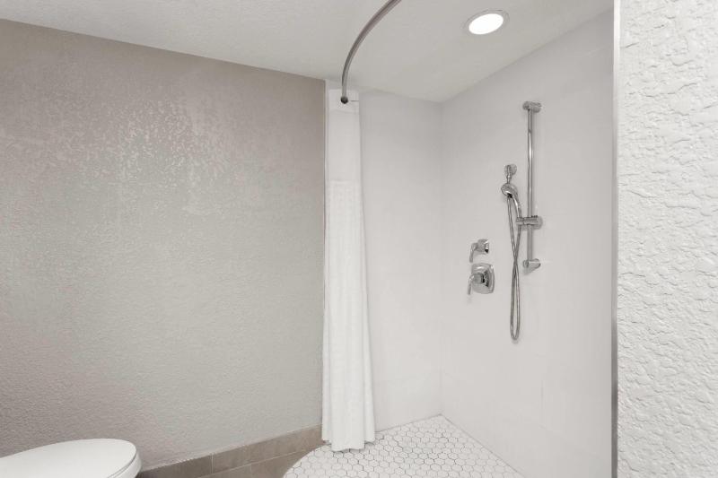 Hawthorn Extended Stay by Wyndham Ft Lauderdale Cypress Crk - image 9