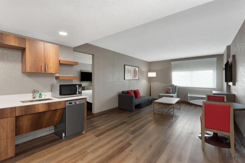 Hawthorn Extended Stay by Wyndham Ft Lauderdale Cypress Crk - image 12