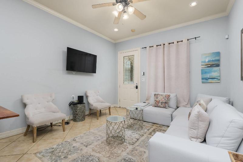 2 Bed 2 Bath 2nd Fl Condo by Beach with Pool - image 14