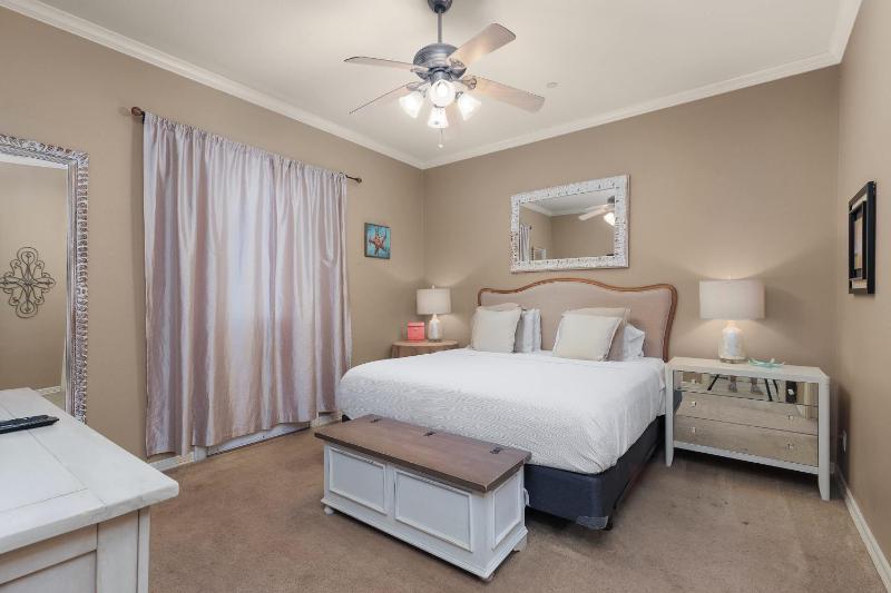 2 Bed 2 Bath 2nd Fl Condo by Beach with Pool - image 18