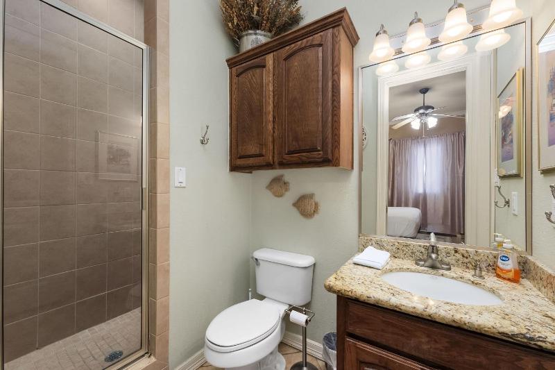 2 Bed 2 Bath 2nd Fl Condo by Beach with Pool - image 12