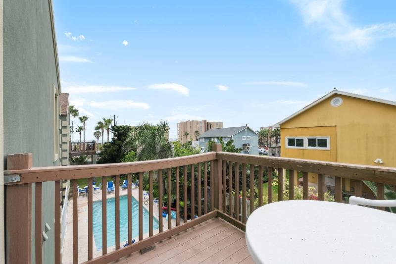2 Bed 2 Bath 2nd Fl Condo by Beach with Pool - image 16