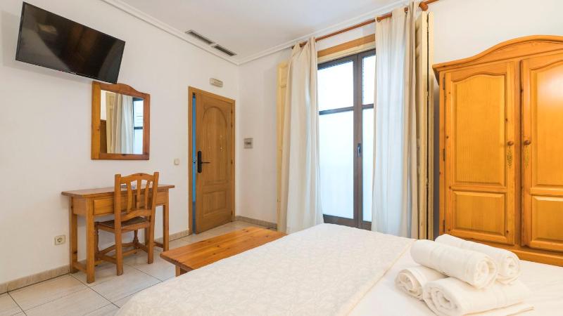 Hostal Centro - image 9