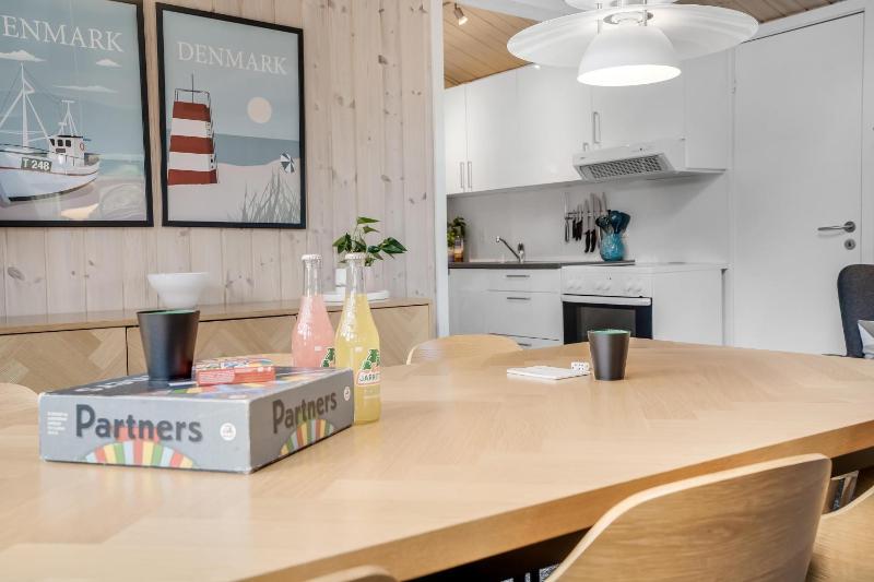 Lovely Renovated Holiday Home With Large Enclosed Terrace In Vorupør By The North Sea - image 4