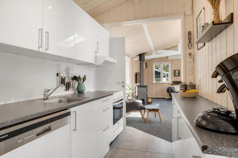 Lovely Renovated Holiday Home With Large Enclosed Terrace In Vorupør By The North Sea - image 25