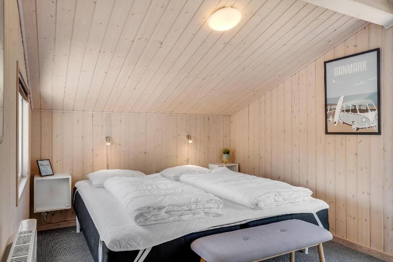 Lovely Renovated Holiday Home With Large Enclosed Terrace In Vorupør By The North Sea - image 14