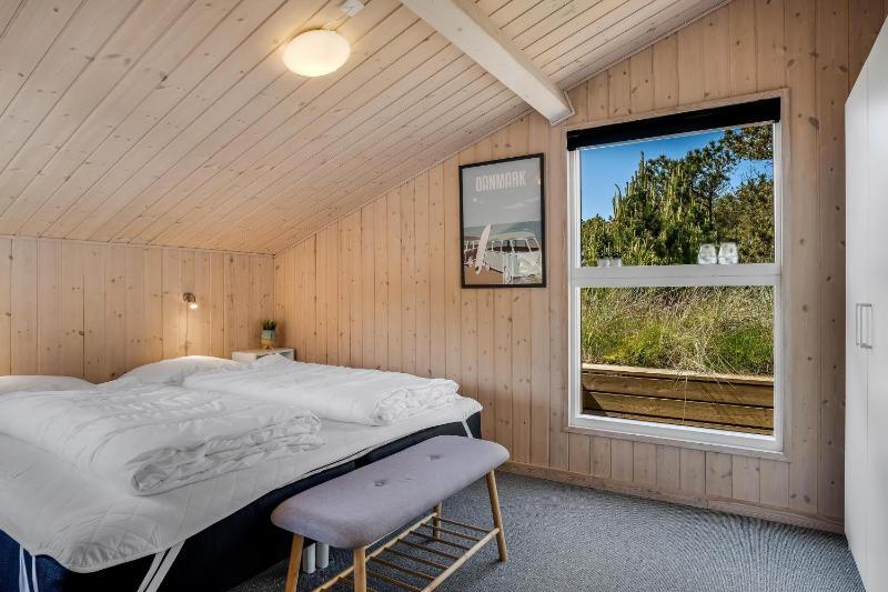 Lovely Renovated Holiday Home With Large Enclosed Terrace In Vorupør By The North Sea - image 9