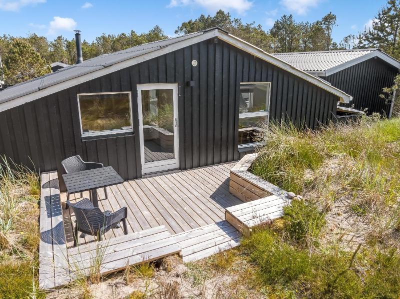 Lovely Renovated Holiday Home With Large Enclosed Terrace In Vorupør By The North Sea - image 21