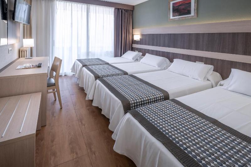 4R Playa Park - image 3