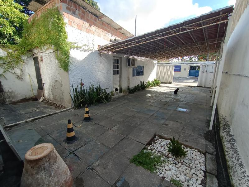 casa jota quarto com cama de casal e ar wc compartilhado - image 17