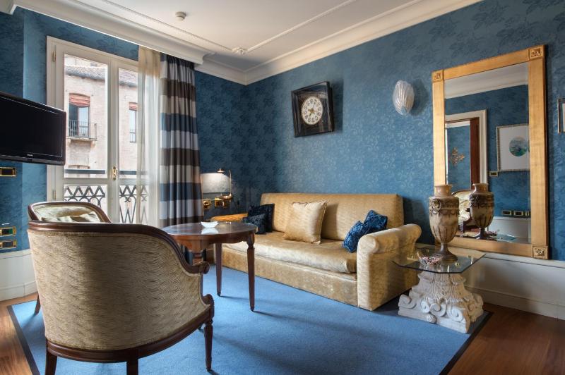 Suite (3 Adults) image 3