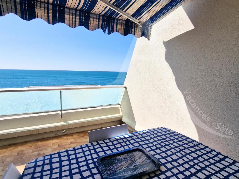 Studio cabine 4 personnes avec terrasse vue mer climatisation et parking - image 2