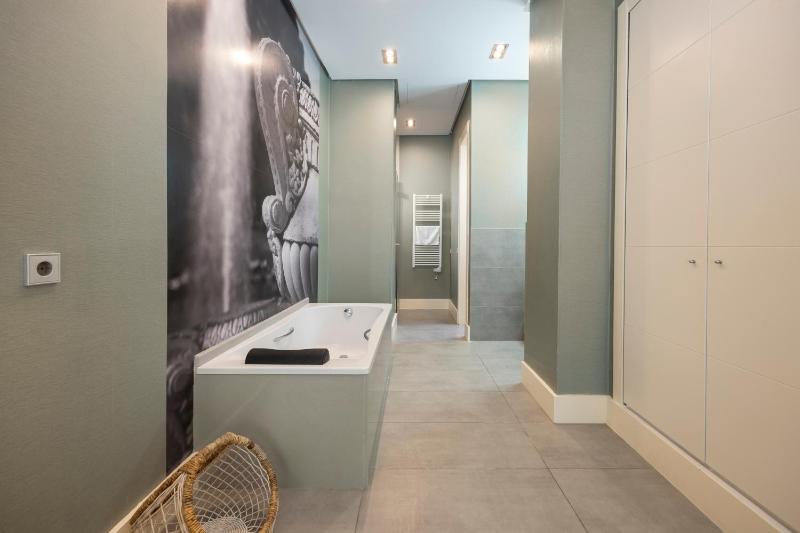 INMálaga Luxury Loft 3 - image 4