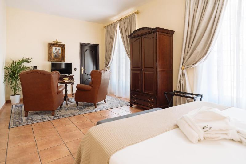 Hotel Palacio de Hemingway - image 11
