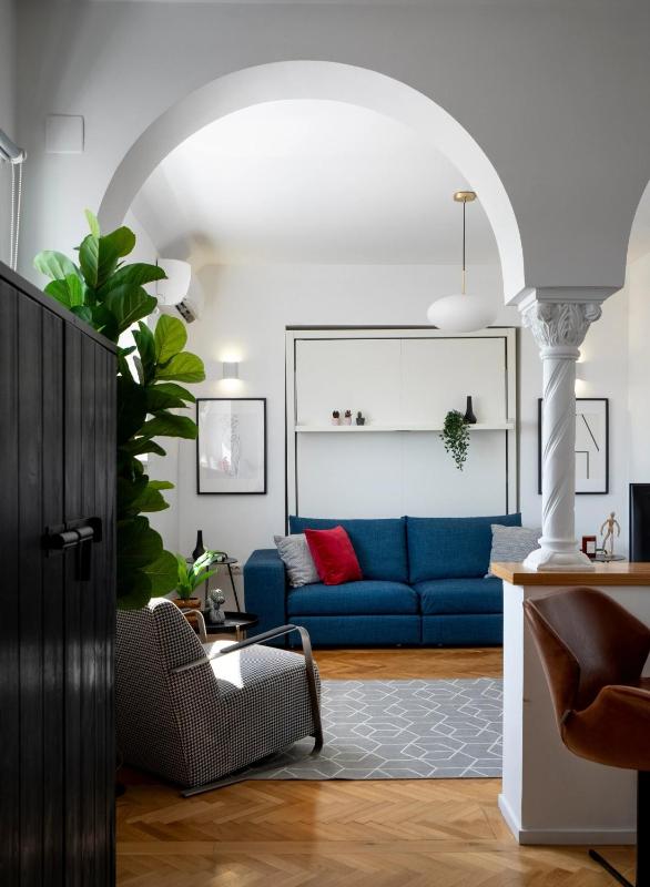Classic Top-Floor Studio in the Historic Center with Views - image 10