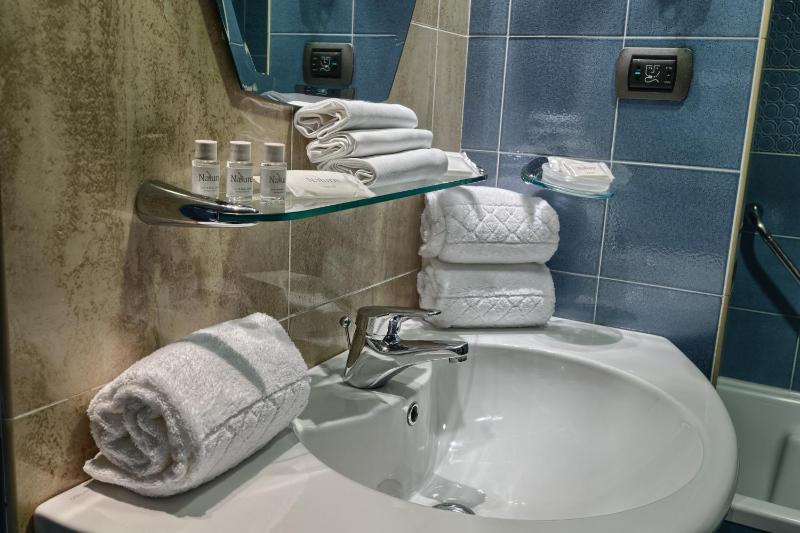 Superior Double or Twin Room image 2
