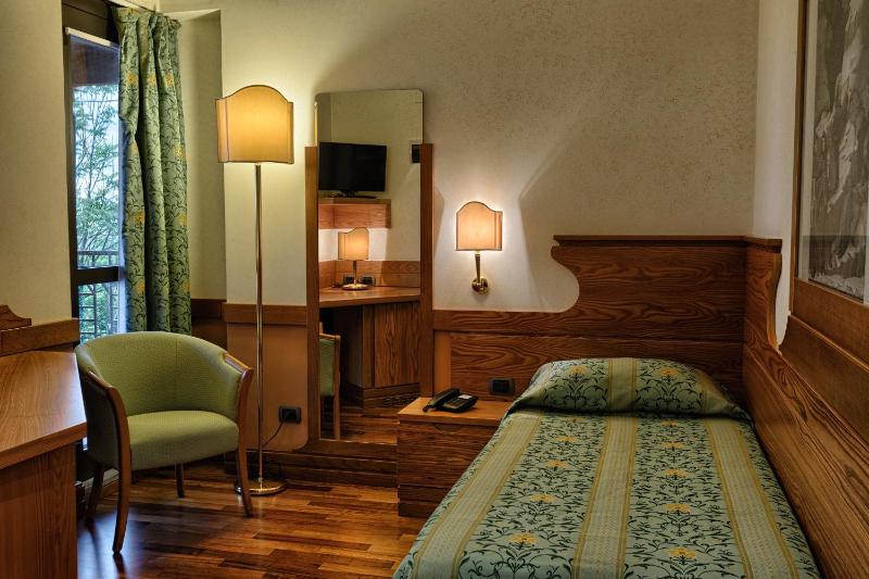 Classic Single Room image 4