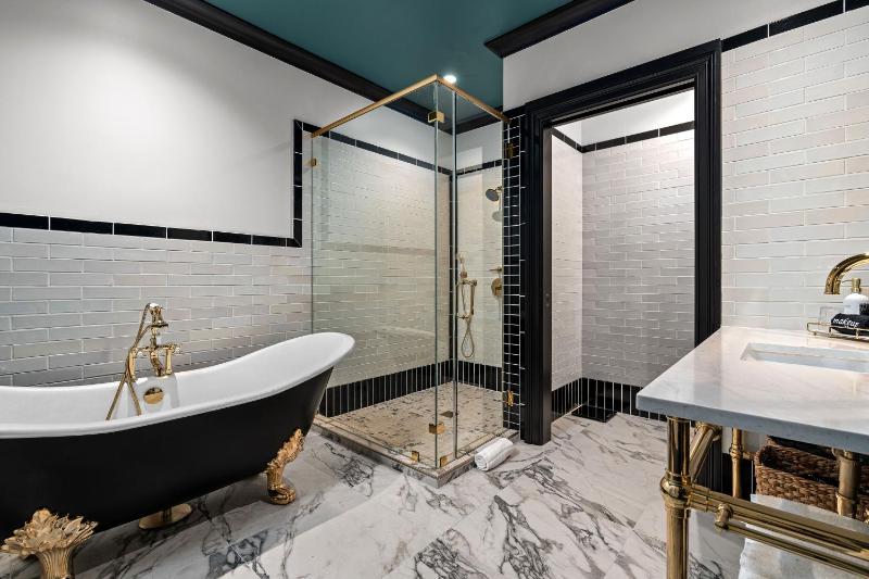 Emigrant Boutique Hotel - image 12