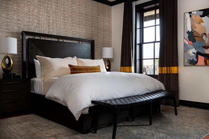Emigrant Boutique Hotel - image 8