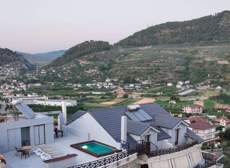 Marin Duplex Villa Berat - image 7