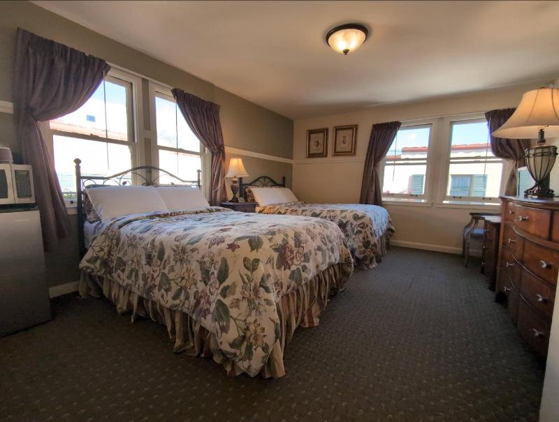 Marina Motel - image 9