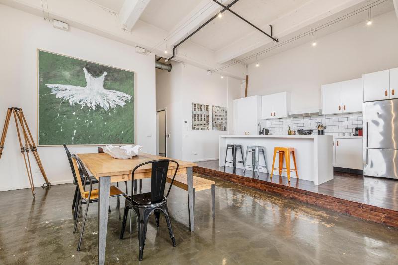 VAQUAY Rose & Vine In Fitzroy - image 6