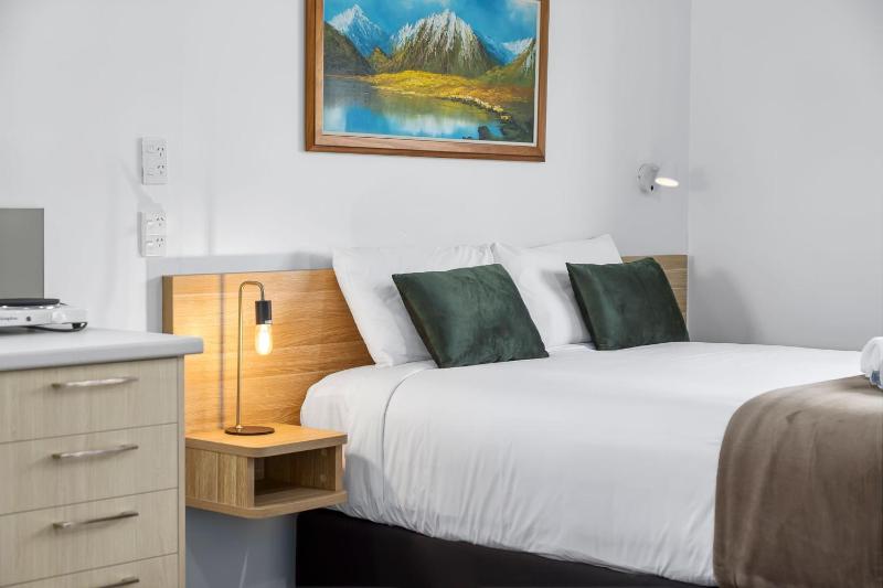 Alpine Motel - image 2