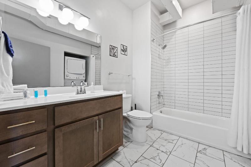 Bright and Modern Studio in Louisville # 112 - image 39