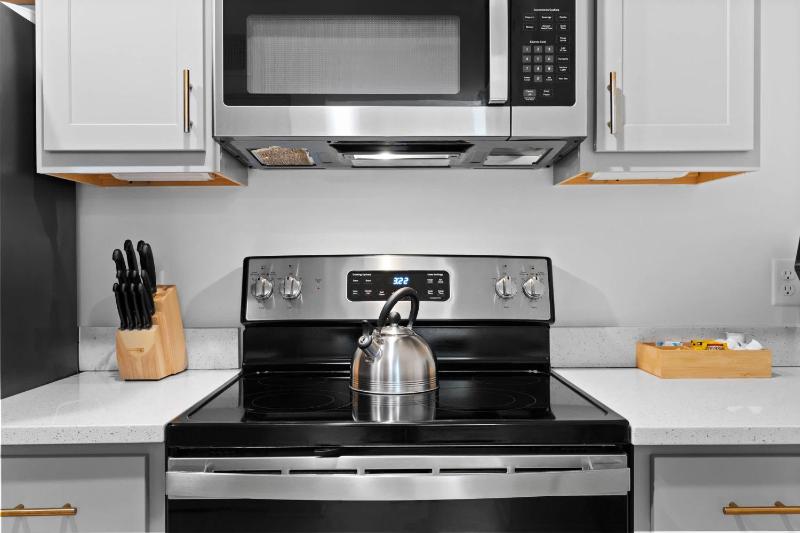 Bright and Modern Studio in Louisville # 112 - image 22