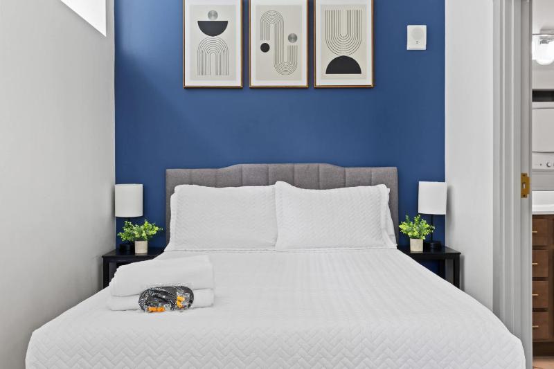 Bright and Modern Studio in Louisville # 112 - image 50