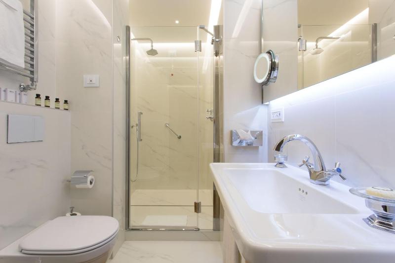 Superior Twin Room image 1