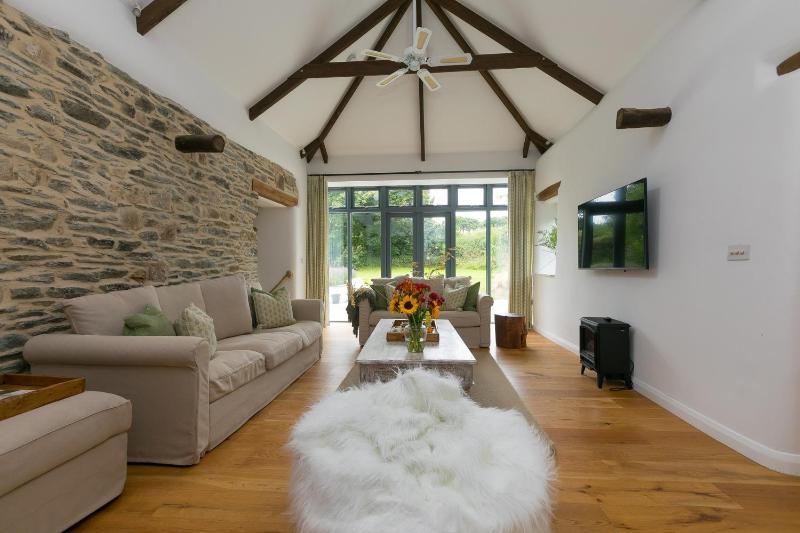 Carines Barns - Wesley Barn - image 34
