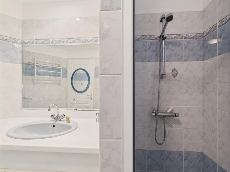 Jardin et véranda - Maison 4 adultes 2 enfants - image 24