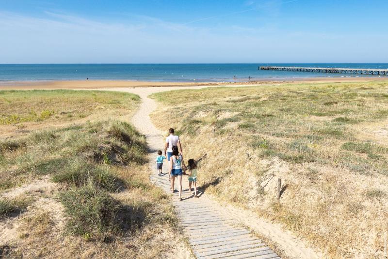 Jardin et véranda - Maison 4 adultes 2 enfants - image 26