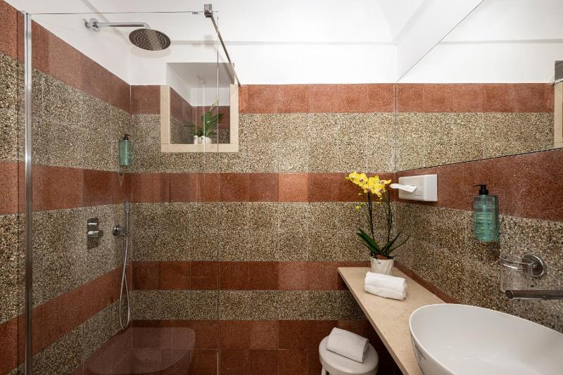 Albergo California - image 30